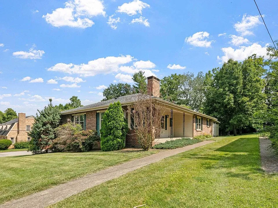 202 Magnolia Dr