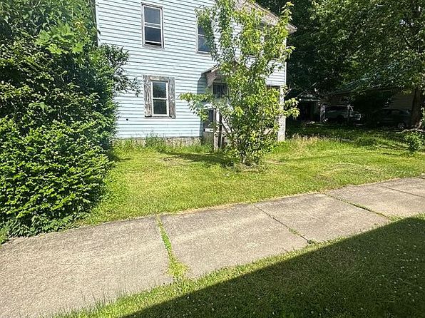 610 Superior St