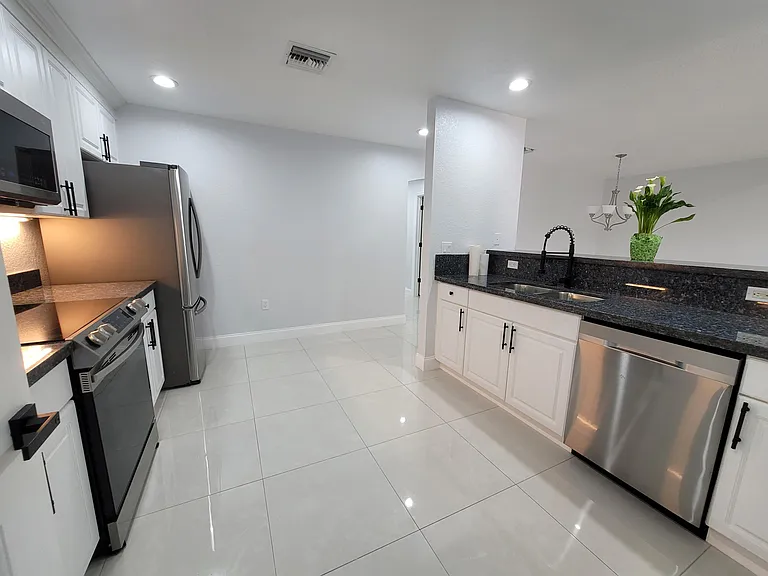 1772 N Dovetail Dr #C — Photo 10