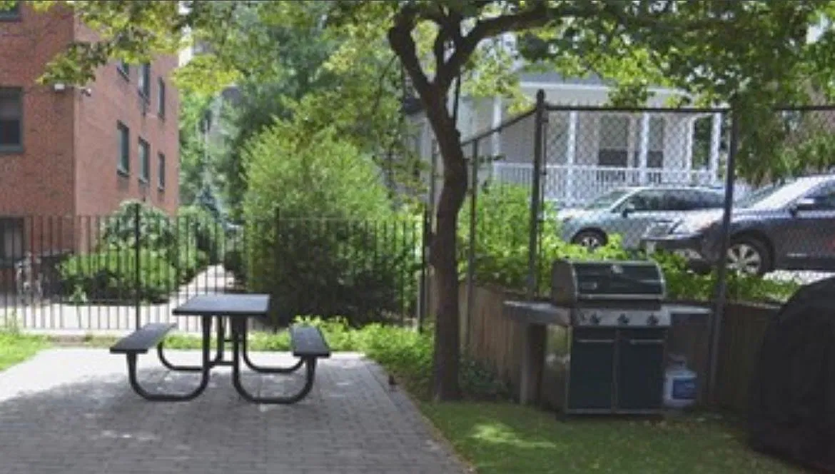 2 bed, 750 sqft, $2,800 — Photo 2