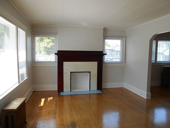 2nd image of 1828 W 1st Ave #A