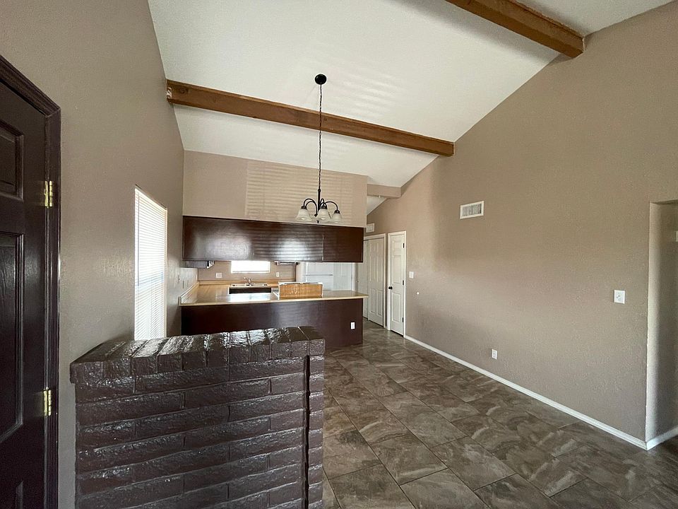 1st image of 3553 E Glen Dr