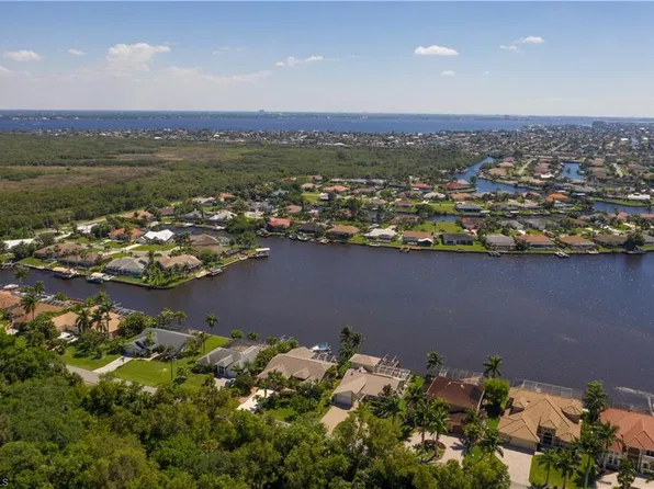 2018 Four Mile Cove Pkwy, Cape Coral, FL 33990
