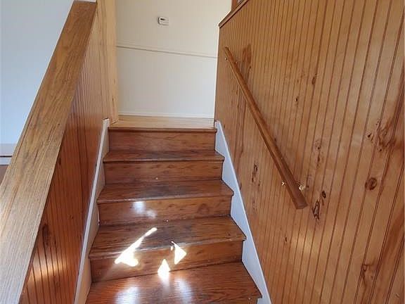 5th image of 204 Briarhurst Ln