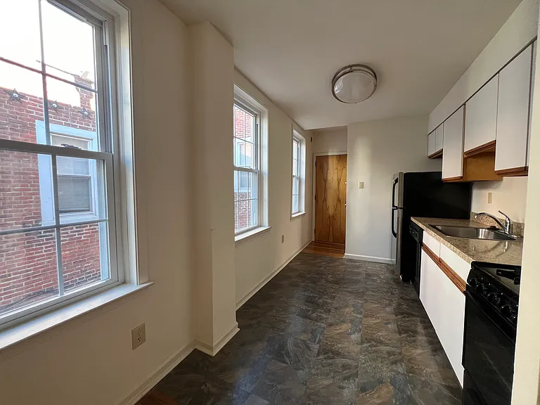 1332 Lombard St #2B — Photo 1