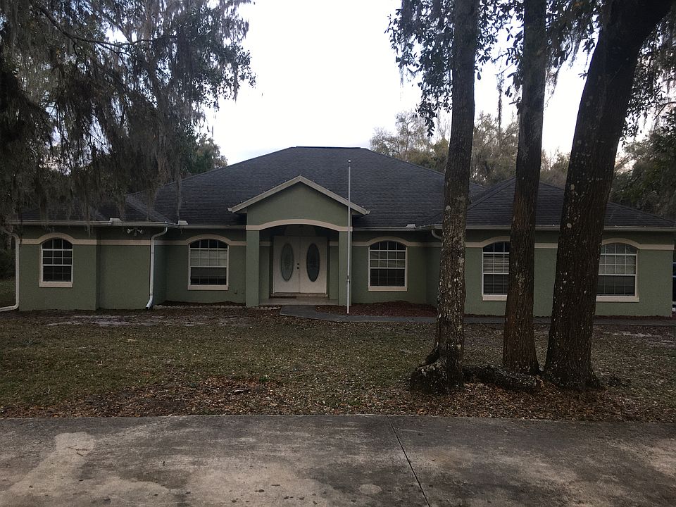 2nd image of 15 Lake Wood Cir