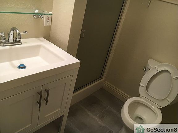 4th image of 397 E Evans St