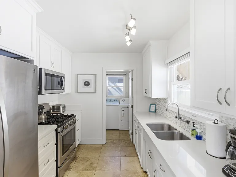1544 Chalcedony St — Photo 7