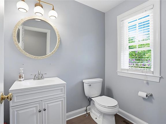 3rd image of 308 Maple Ct
