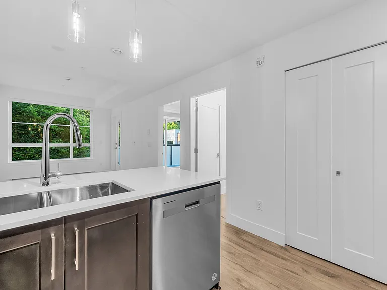 6338 King George Blvd #310 — Photo 6