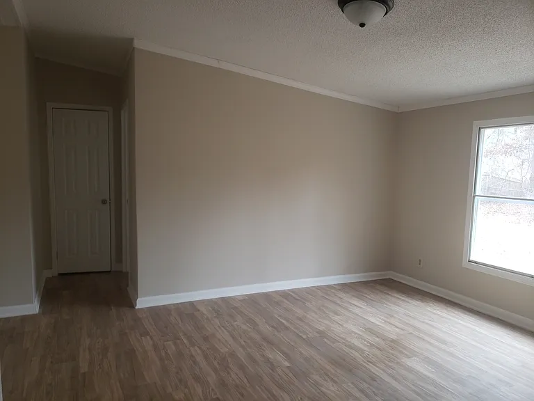 1017 Dunvegan Dr — Photo 9
