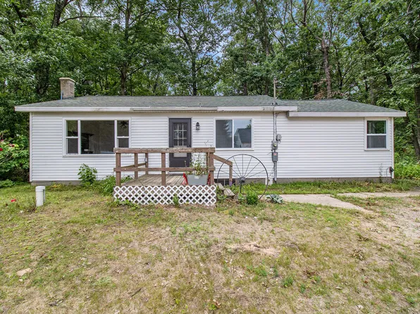 105 S Emerson Lake Rd, Branch, MI 49402