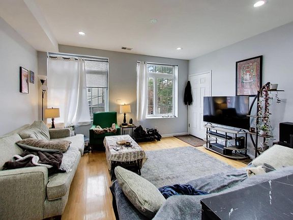 5th image of 2779 W Henry Ct