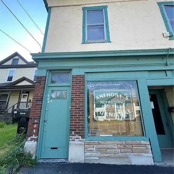 604 Court St — Photo 3