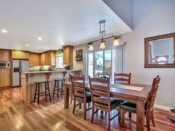 4th image of 1787 Arrowhead Ave
