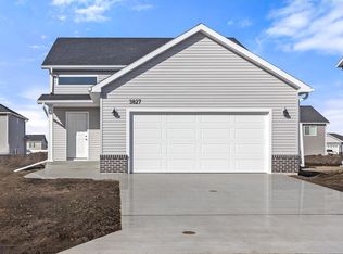 3827 19th St S, Moorhead, MN 56560