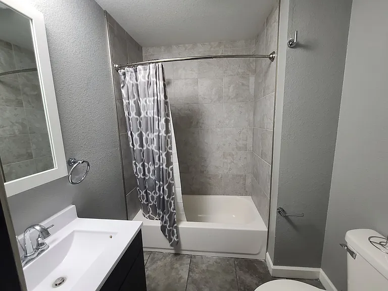 1006 E Wayne St #1/2 — Photo 4