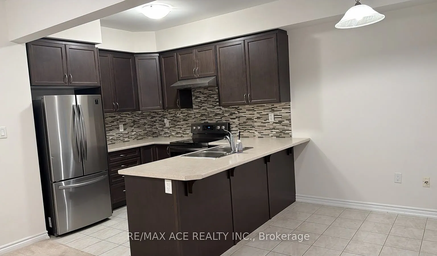 3 bed, $2,395 — Photo 1