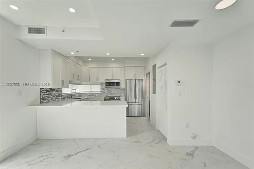 7645 Carlyle Ave #5 Photo 1