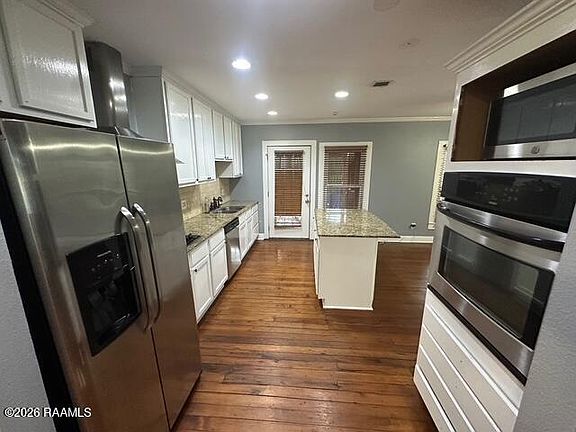 5th image of 609 Saint Joseph St