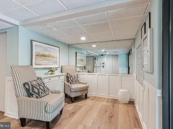 2102 Dolphin Ave, Northfield, NJ 08225