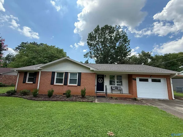 367 College Park Ct NW, Huntsville, AL 35805