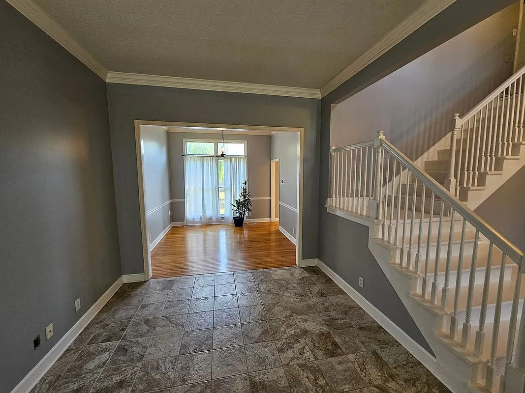 3 bed, 2.5 bath, 1989 sqft, $3,500 — Photo 3
