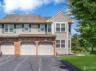 1506 Pinhorn Dr, Bridgewater, NJ 08807