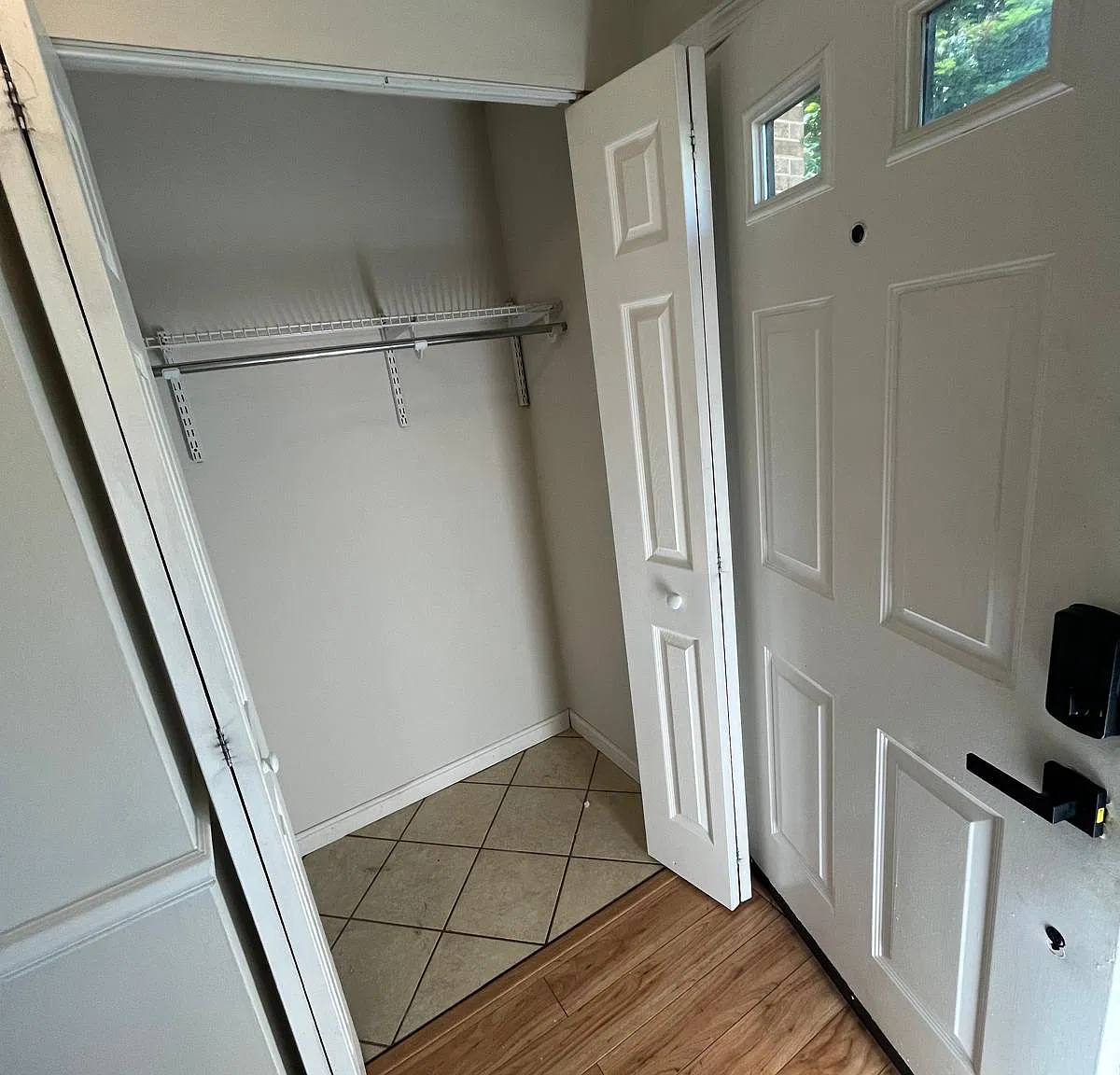 3 bed, 1.5 bath, 1220 sqft, $2,500 — Photo 4