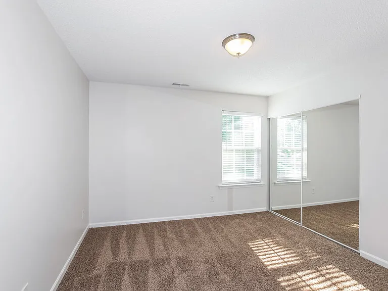 14014 Riding Hill Ave — Photo 15