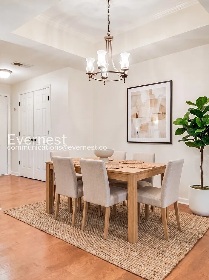 2 bed, 2.0 bath, 1218 sqft, $2,450 — Photo 2