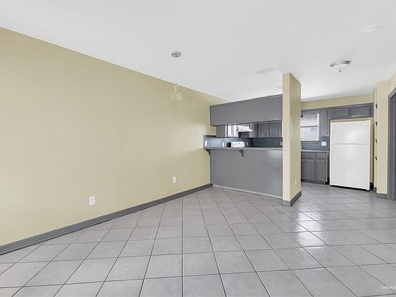 5th image of 914 W Cherokee Ave APT 7