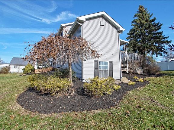 3rd image of 5070 Geneva Dr