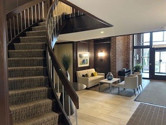 5th image of 5 Oak Brook Club Dr APT S205