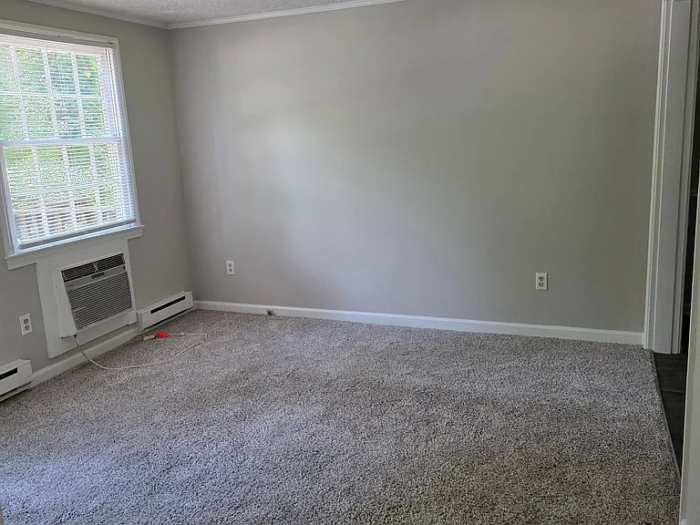 Bentley Woods Apartments — Photo 28