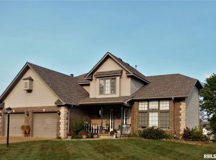 22 Kingsridge Dr, Mount Vernon, IL 62864