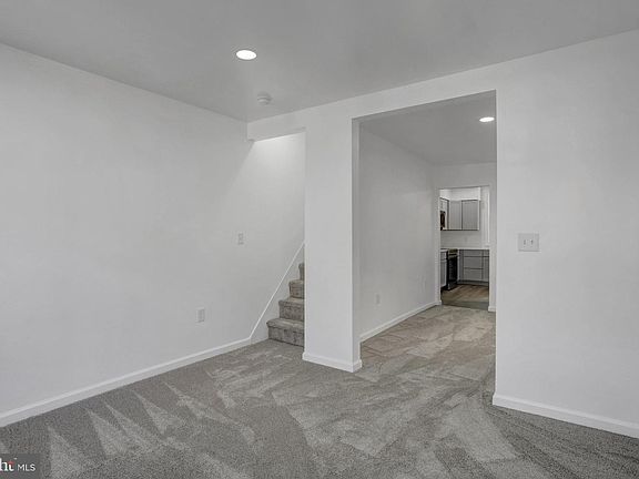 4th image of 334 W Penn St
