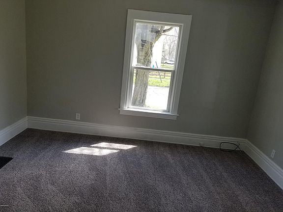 4th image of 1123 Washington Ave
