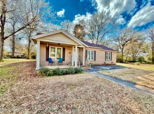 108 Lamar St, Crystal Springs, MS 39059