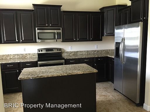 4th image of 1826 Thetford Cir