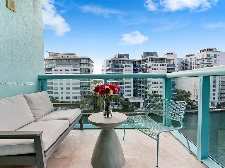 6000 Indian Creek Dr #8B — Photo 9