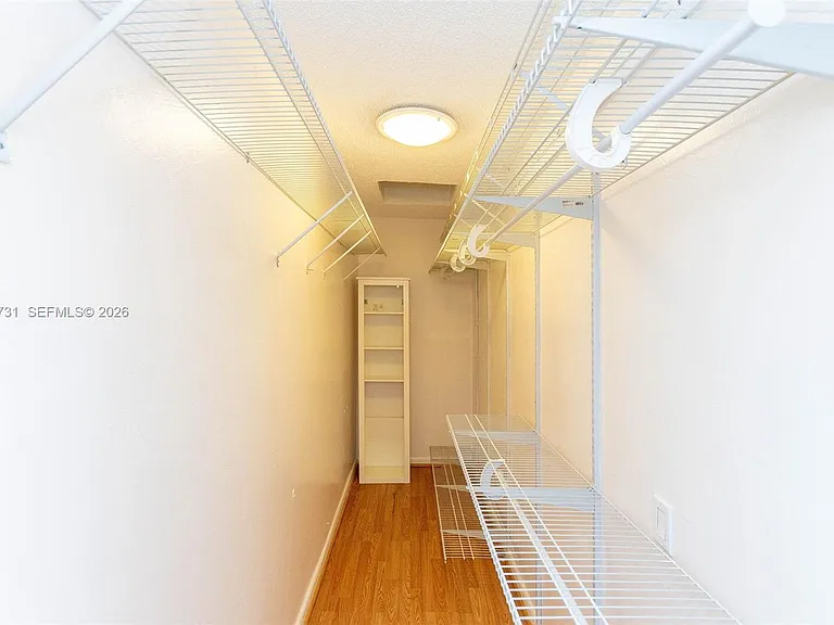 3862 NE 171st St #B — Photo 24
