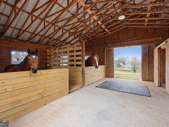 4th image of 5 Gibson Rd