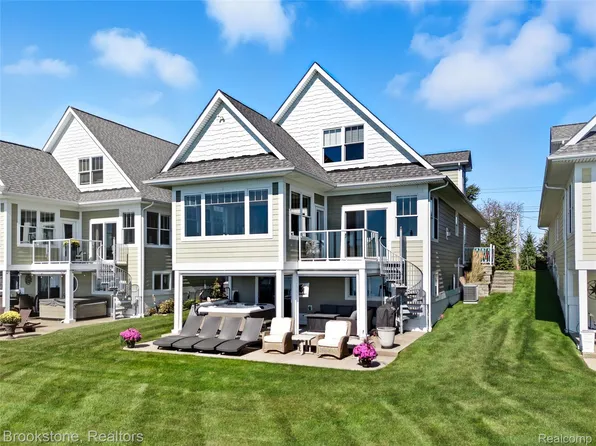 10049 Dixie Hwy, Ira, MI 48023