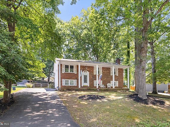 2nd image of 11823 Rutherford Dr