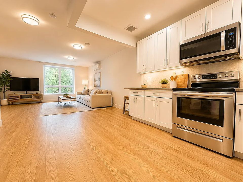 1st image of 800 Lafayette Ave #2L