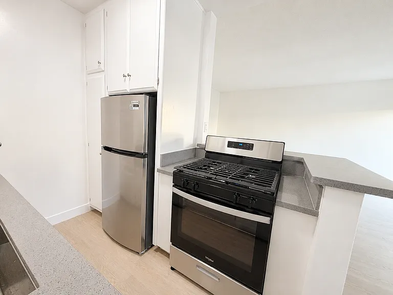 1315 N Columbus Ave. — Photo 10