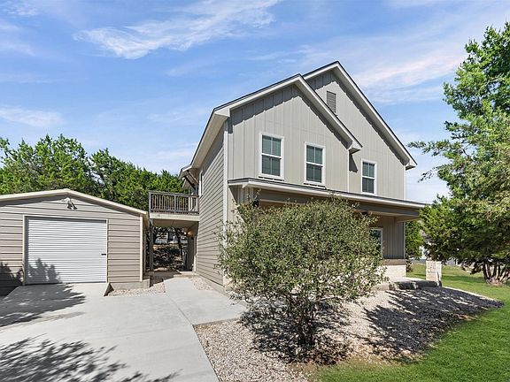 2nd image of 1130 Twin Deer Ln