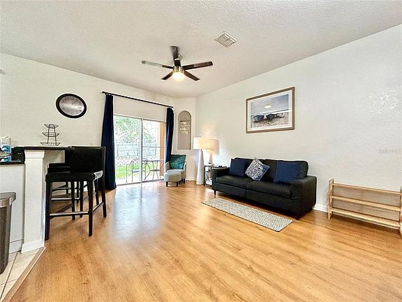5th image of 616 VERONA AVE