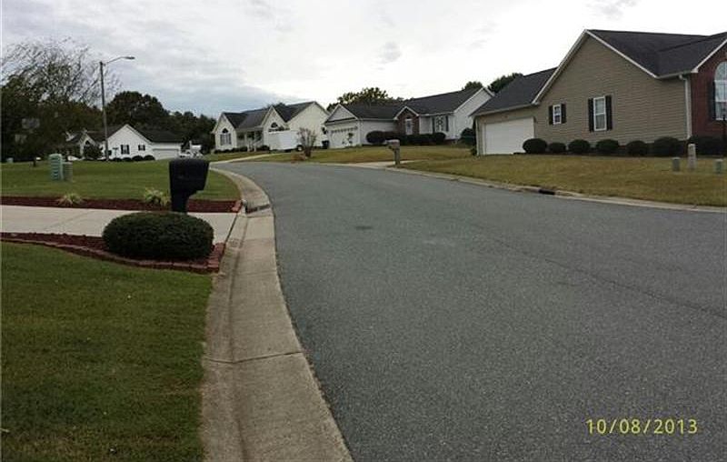 2nd image of 14 Eagle Dr